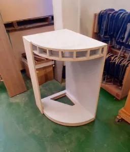 Corner unit in workshop